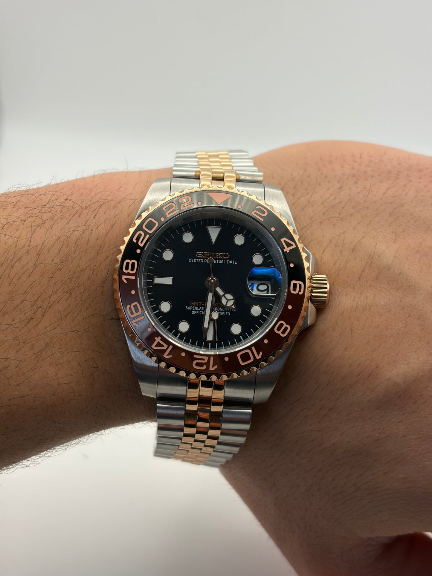 GMT Two Tone Rootbeer Seiko Mod — Détail bracelet