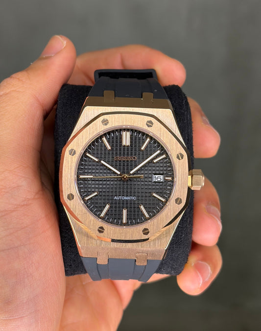 Rose Gold and Black Dial Royal Oak Seiko Mod — Détail cadran