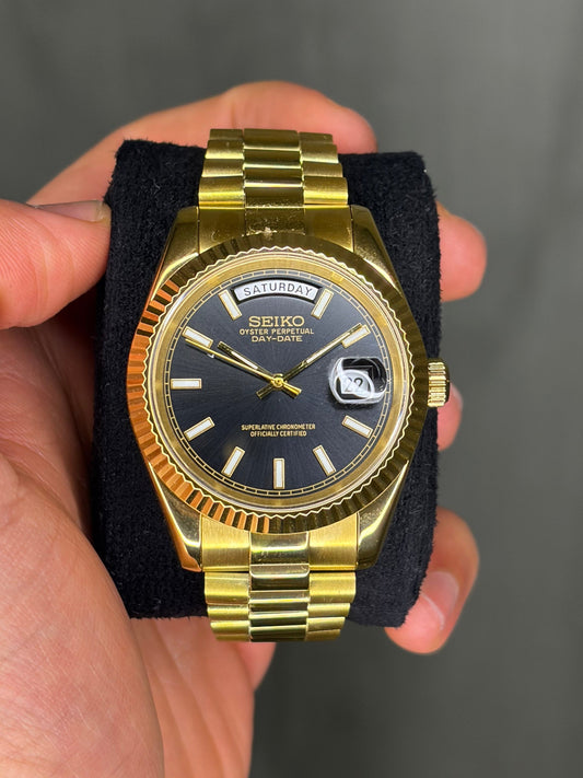 Gold & Black baguette dial DayDate Seiko Mod — Détail cadran