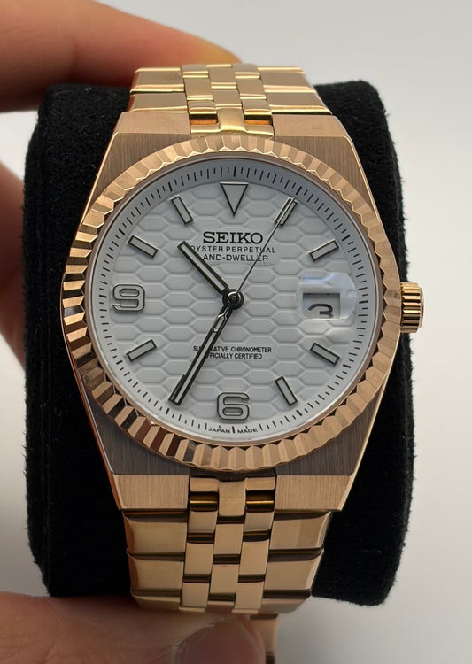 Land Dweller Rose Gold White Dial Seiko Mod — Vue de face