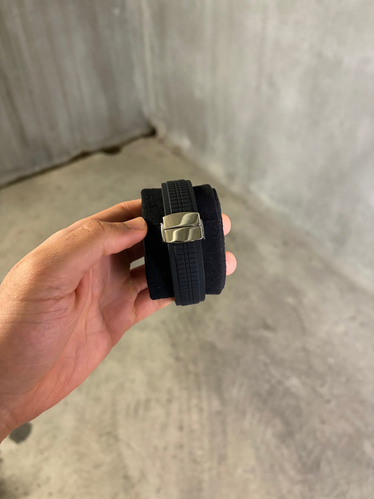 Black and silver Aquanaut Seiko Mod — Détail bracelet