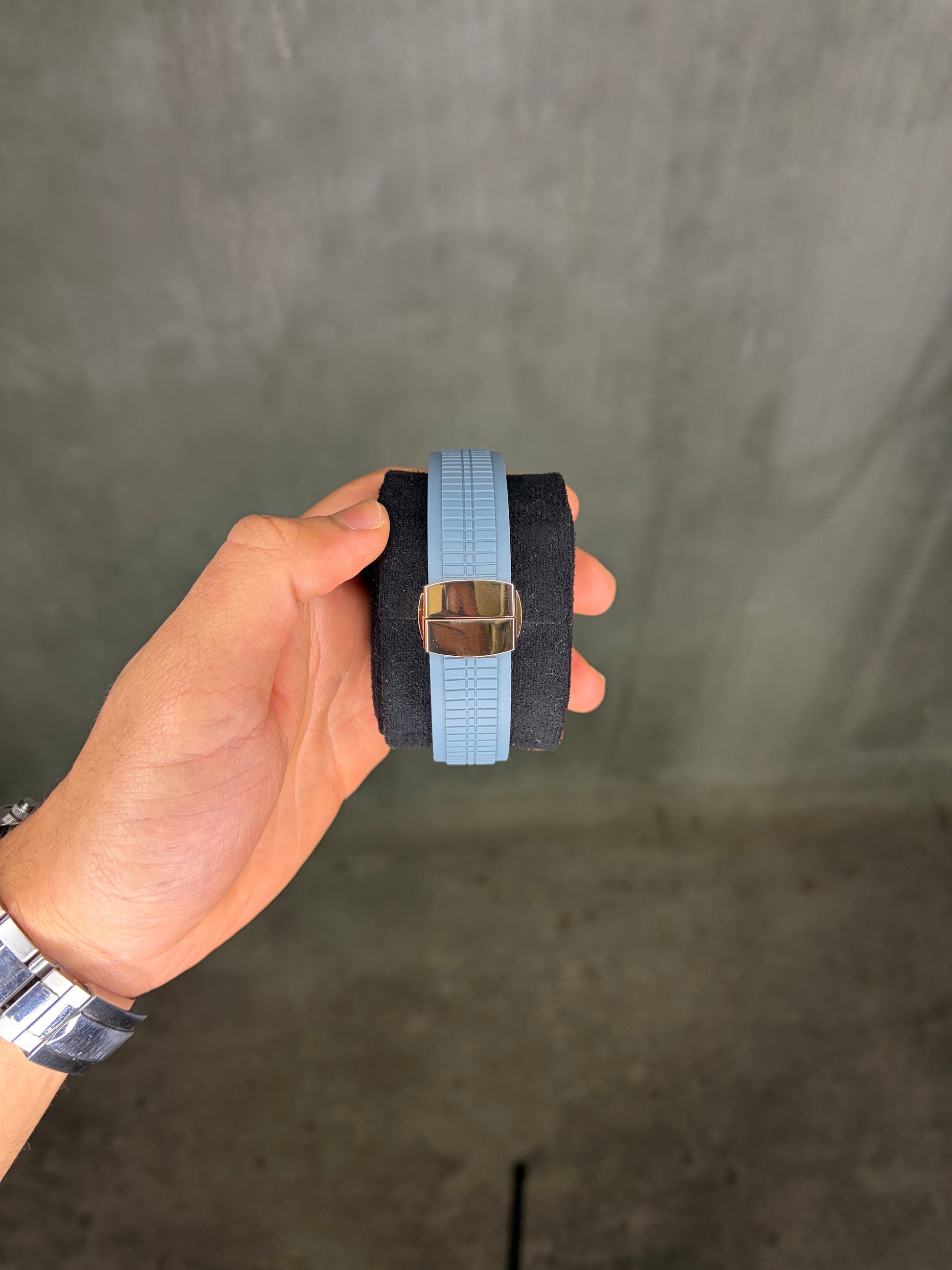 Blue & Rose Gold Aquanaut Seiko Mod — Vue arrière