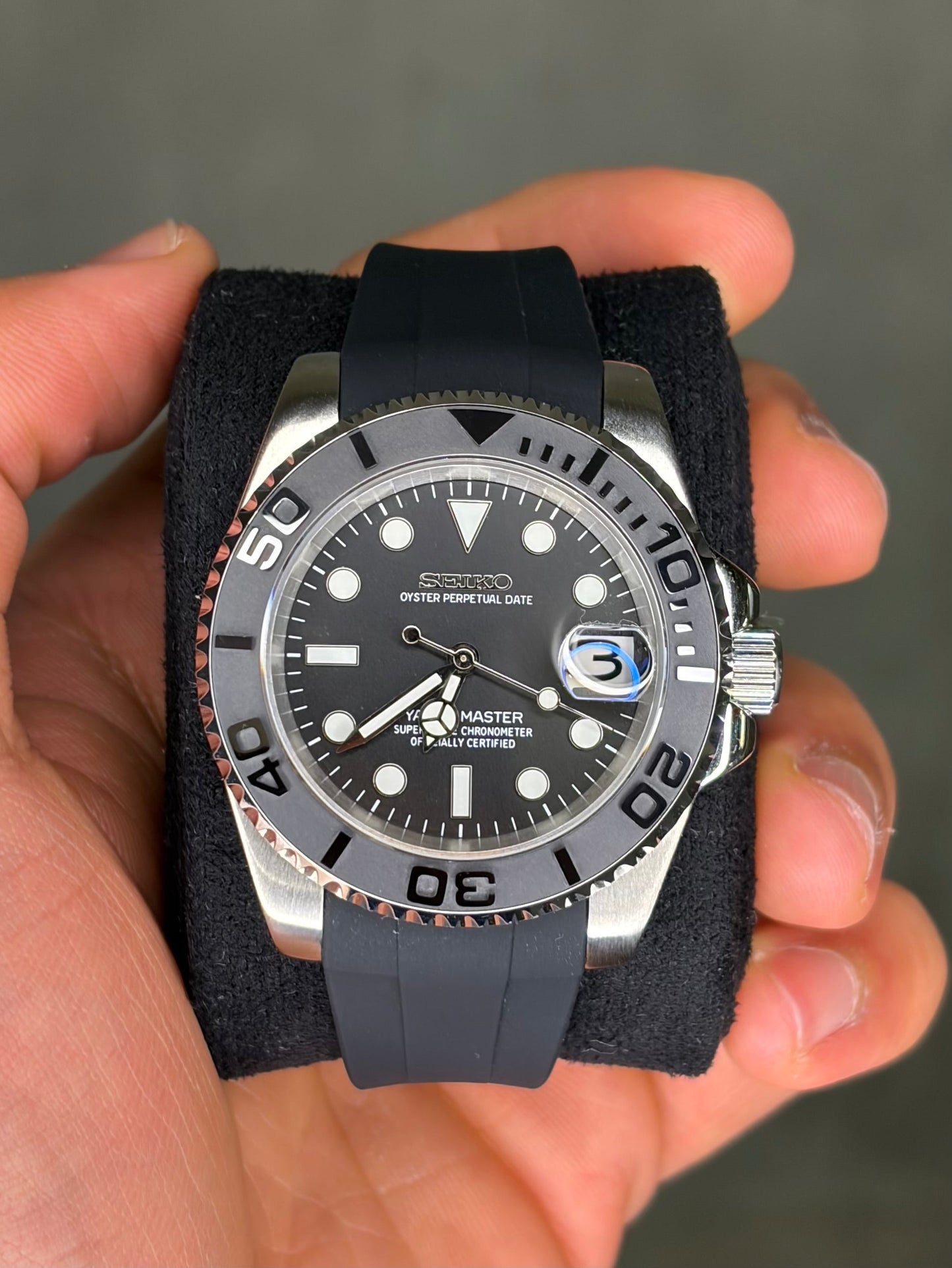 Yacht master Silver & Black Oysterflex Seiko Mod — Détail cadran