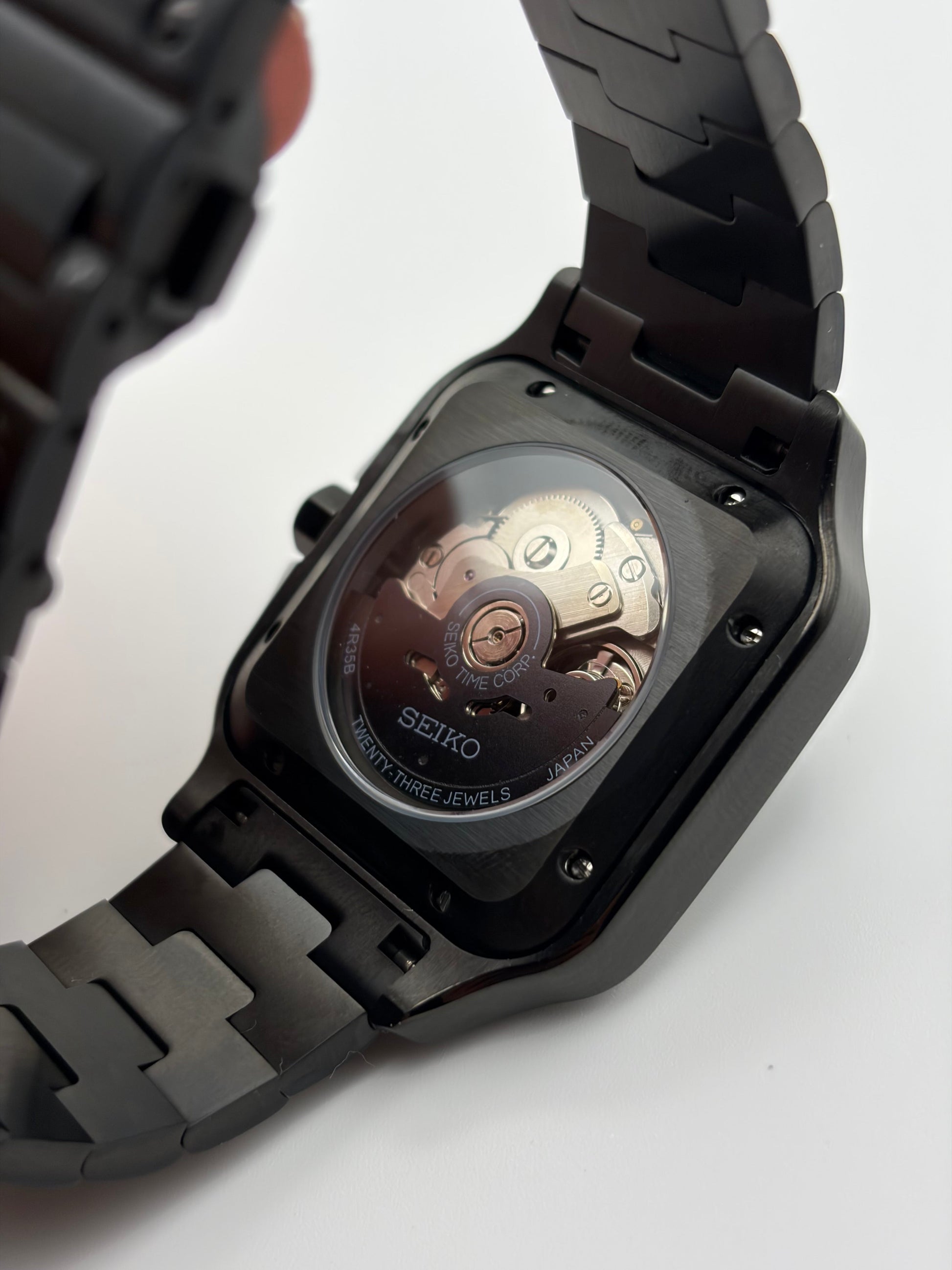 Santos Triple Black Seiko Mod — Au poignet