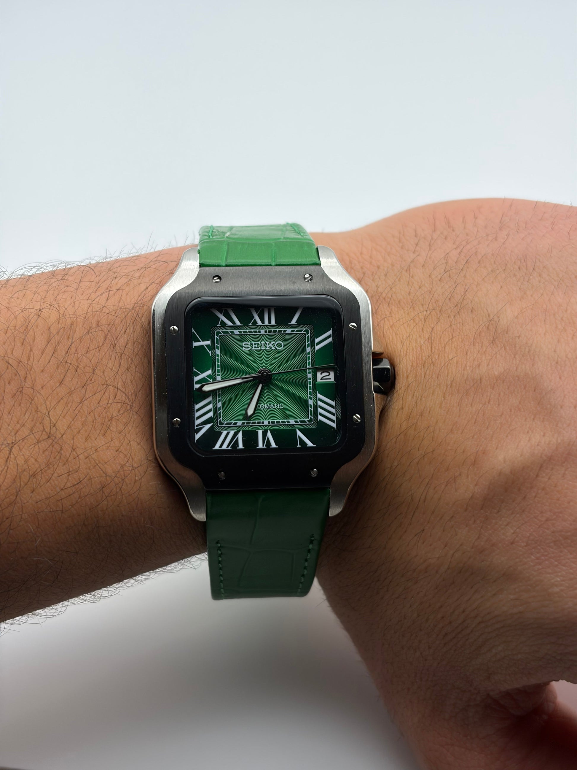 Santos Green Leather Bracelet Seiko Mod — Au poignet