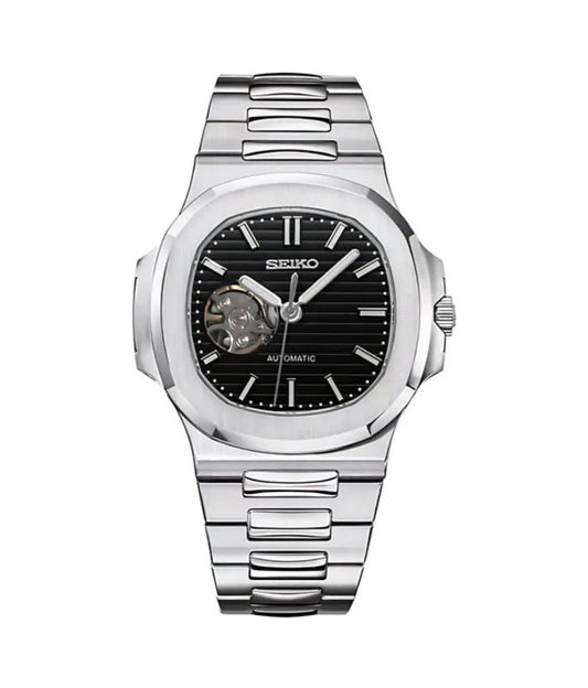 Nautilus Open Heart Black Seiko Mod — Vue de face