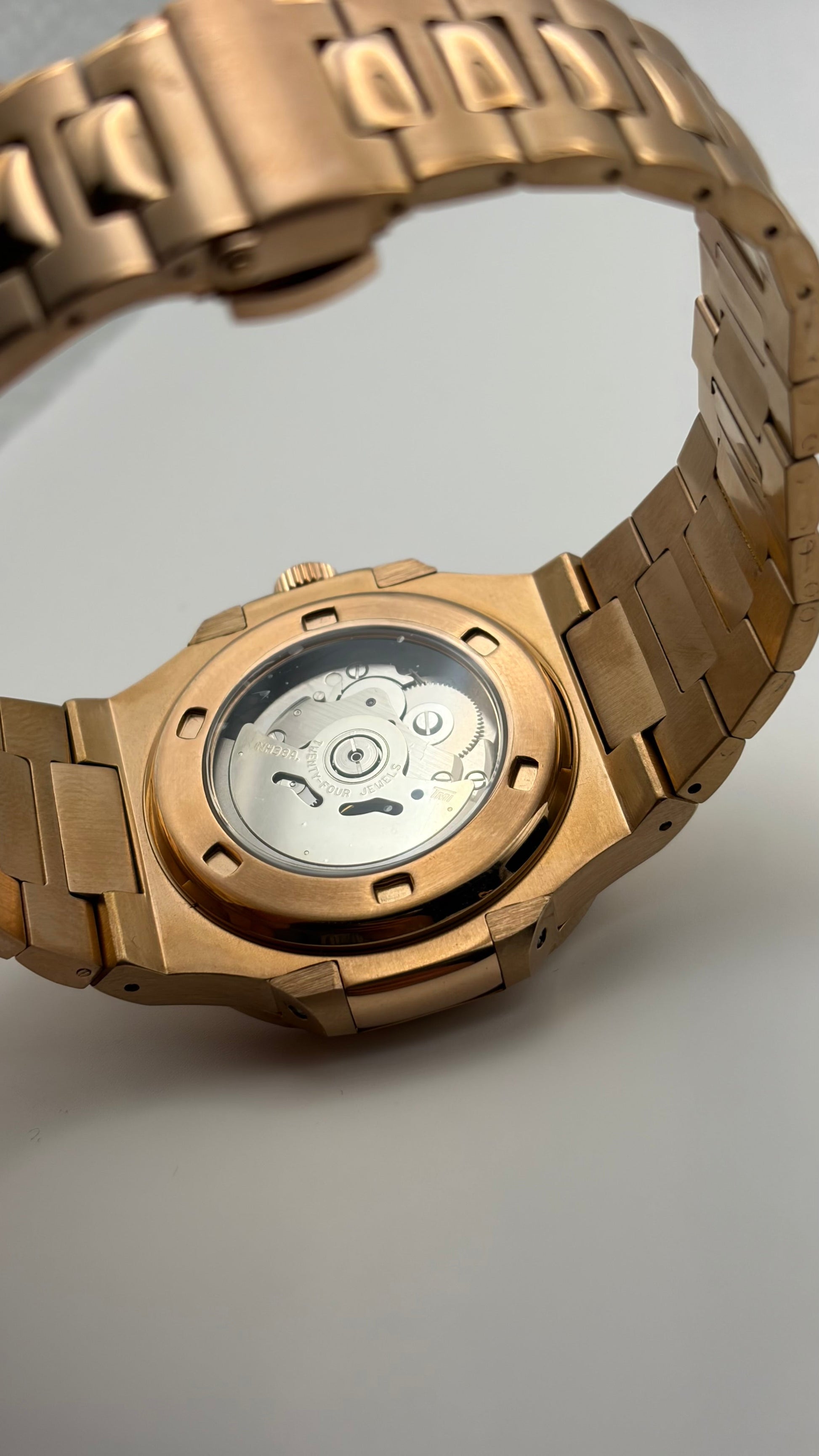 Nautilus Rose Gold & Black Open Heart Seiko Mod — Au poignet