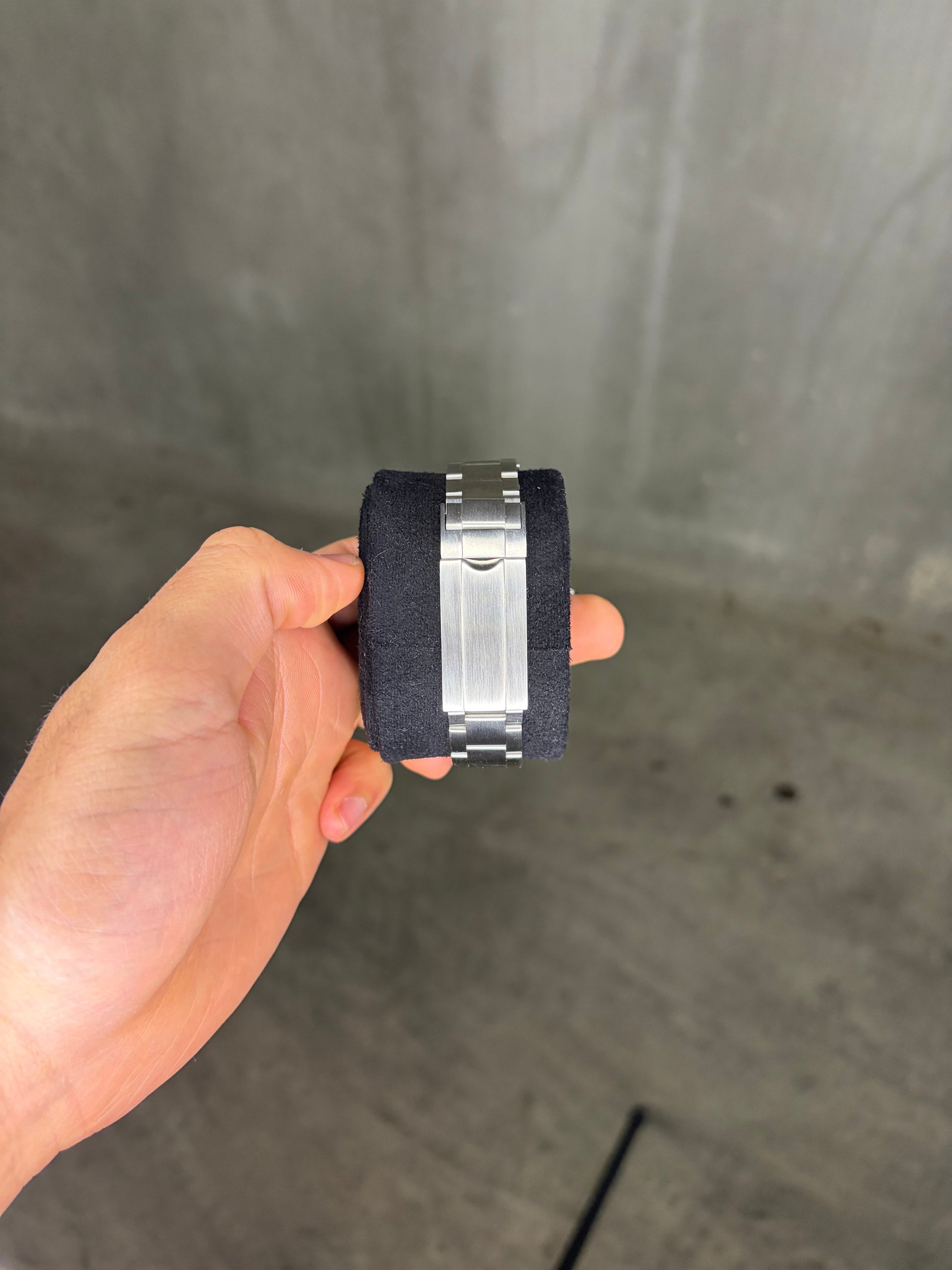 GMT Master II Batman Blue & Black bezel Seiko Mod — Vue de profil