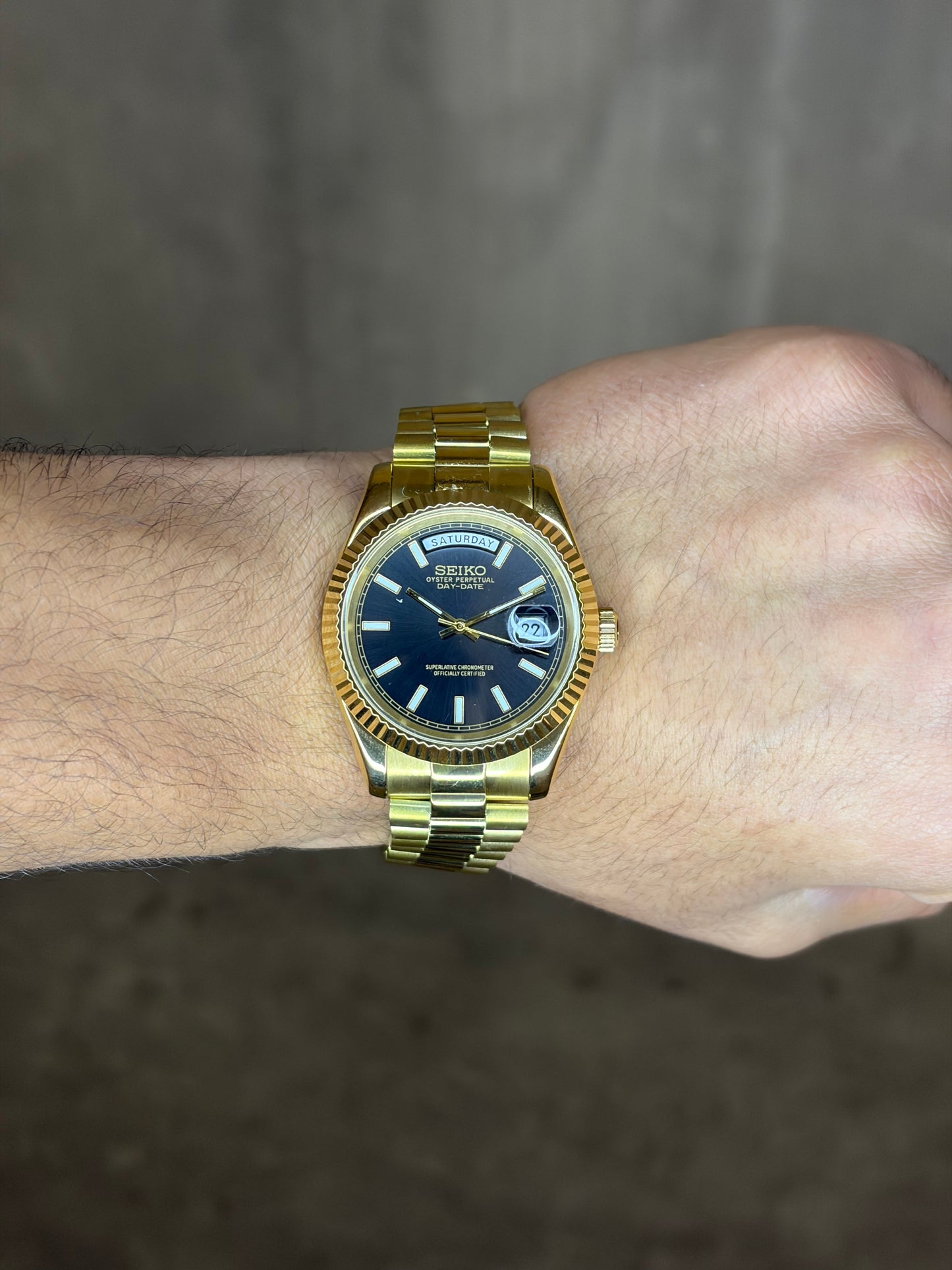 Gold & Black baguette dial DayDate Seiko Mod — Vue arrière