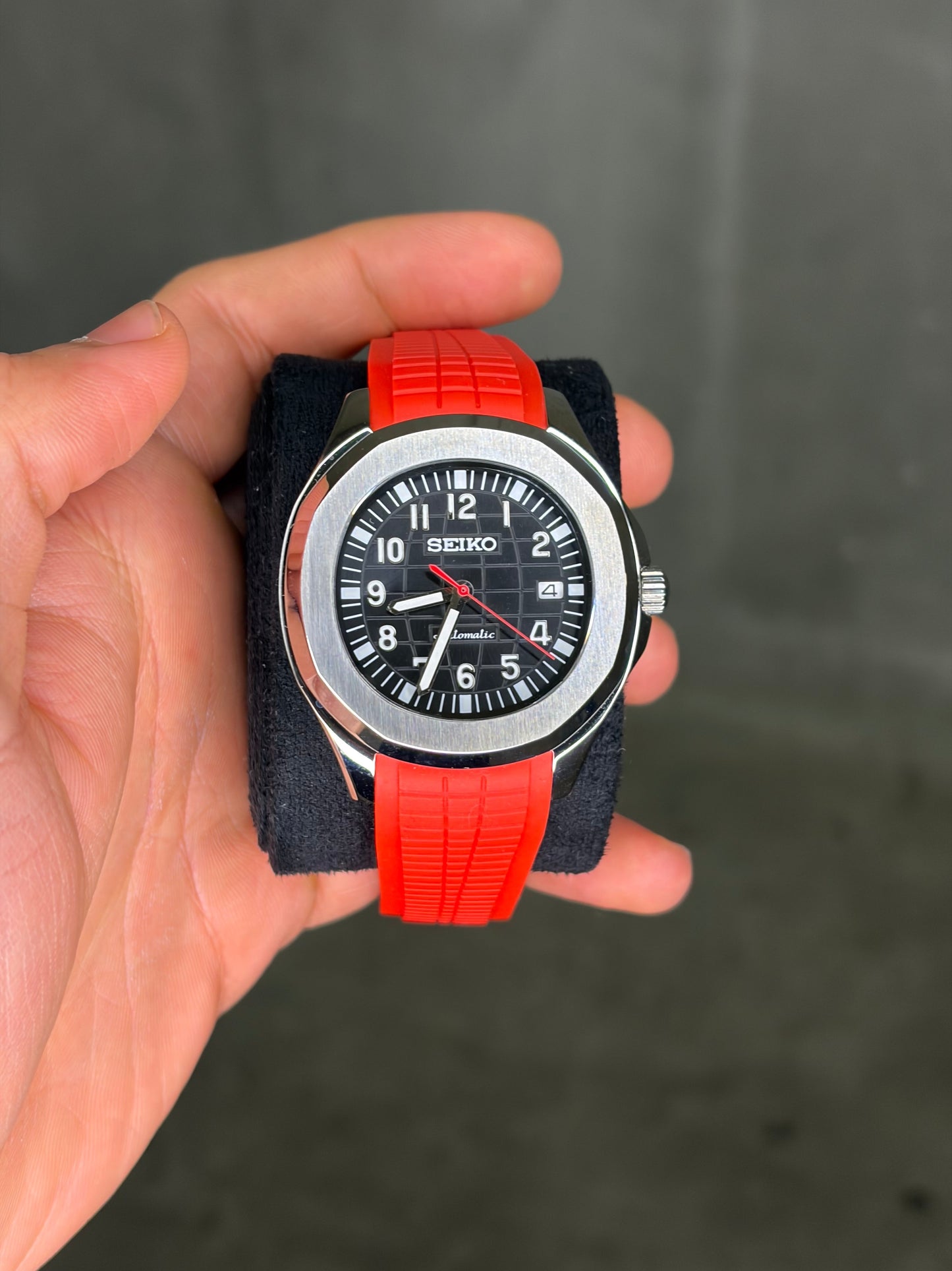 Volcano Red Aquanaut Seiko Mod — Vue arrière