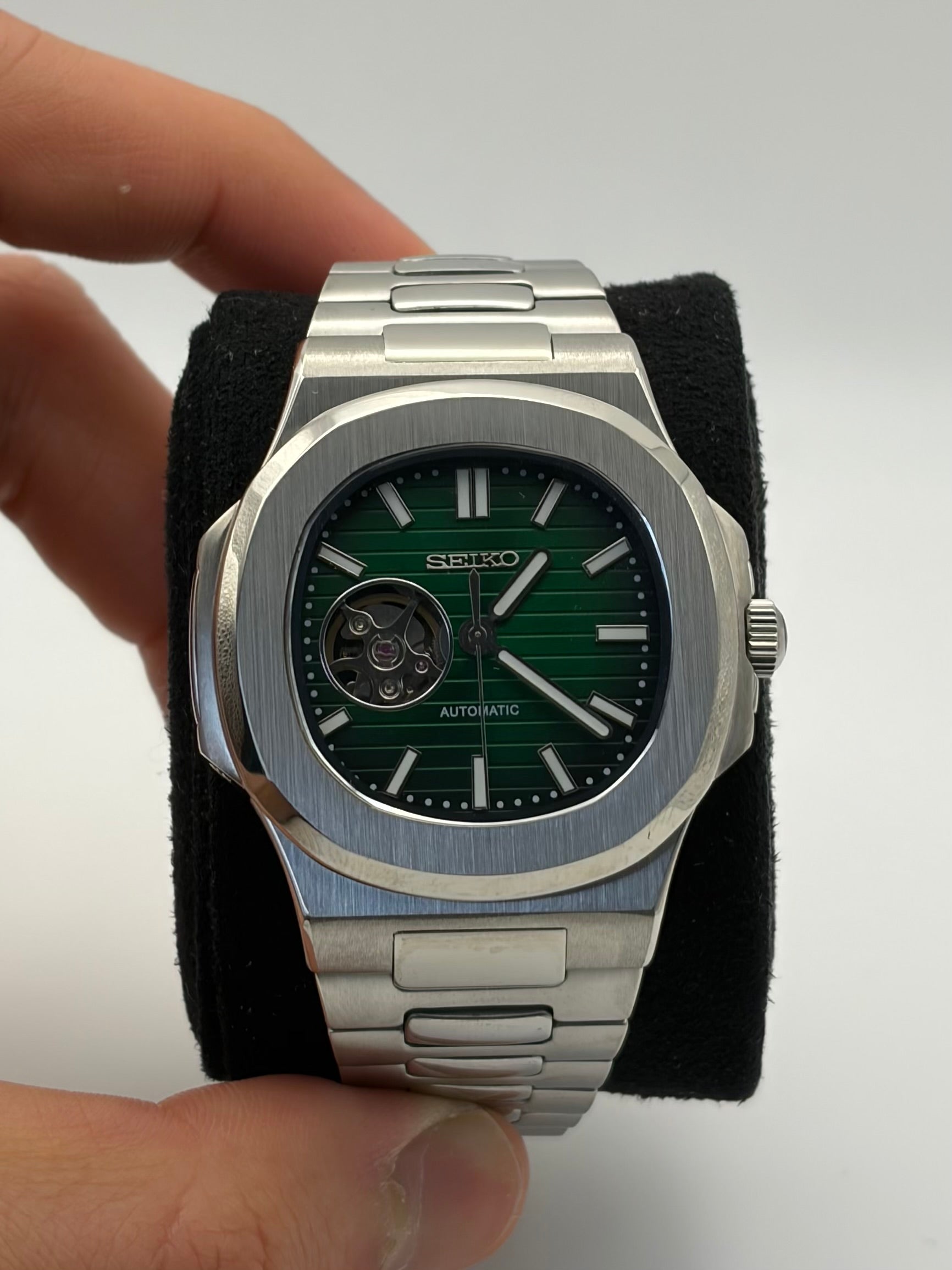 Nautilus Green Open heart Seiko Mod — Vue de face