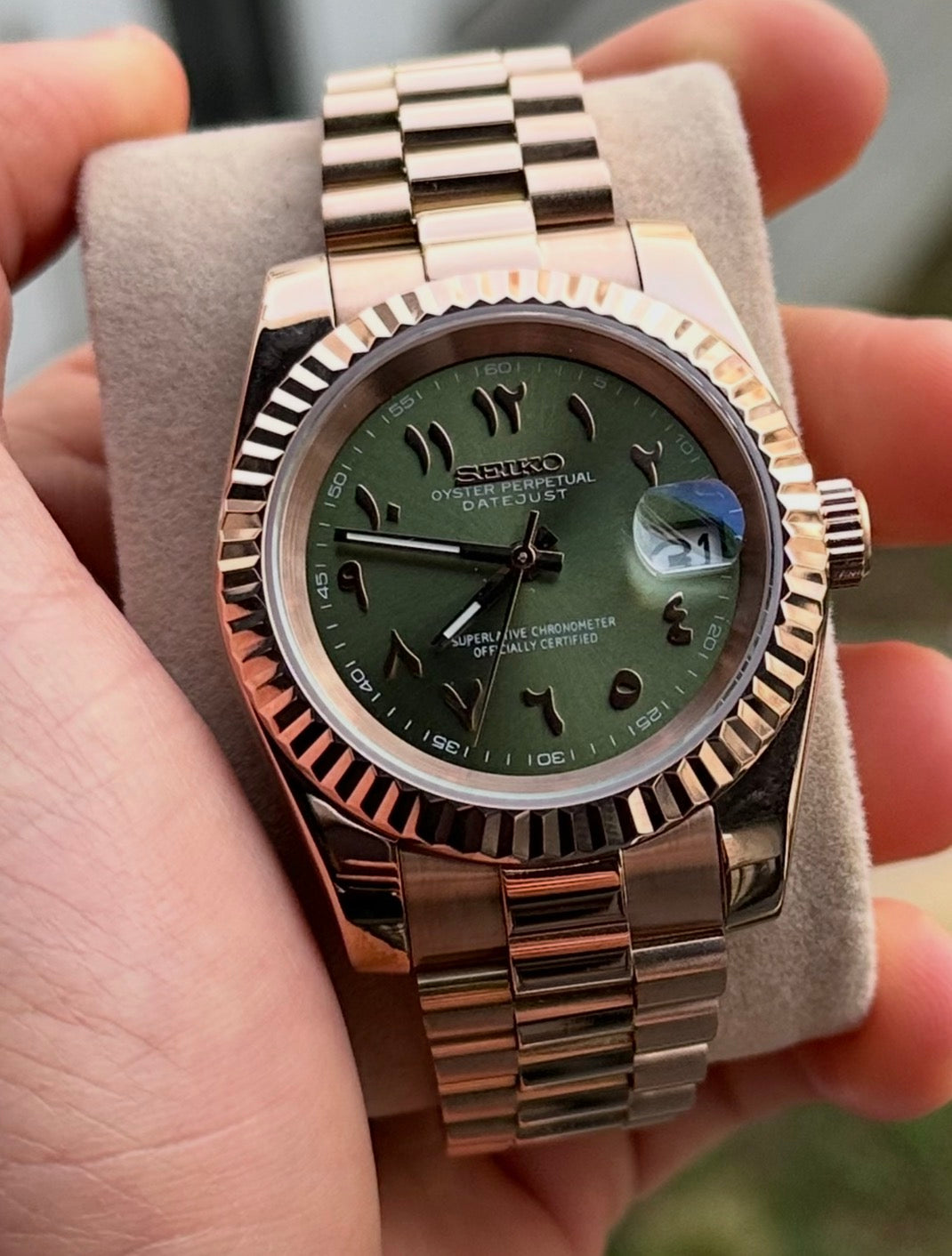 Datejust Rose Gold Olive Arabic Seiko Mod — Détail cadran